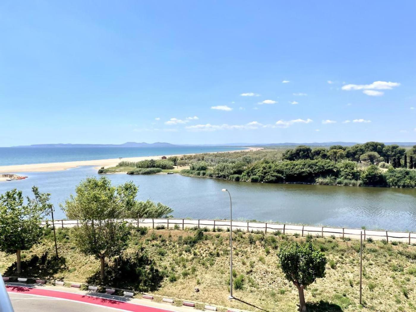 33Apartamento Soleado De Dos Habitaciones Empuriabrava Exteriér fotografie
