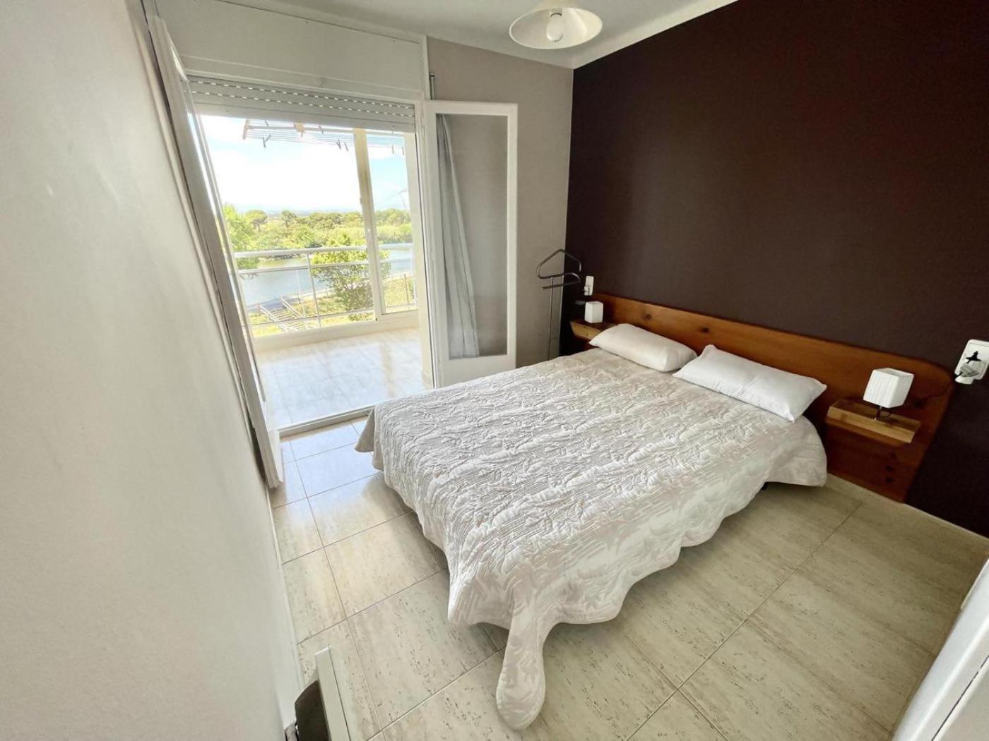 33Apartamento Soleado De Dos Habitaciones Empuriabrava Exteriér fotografie