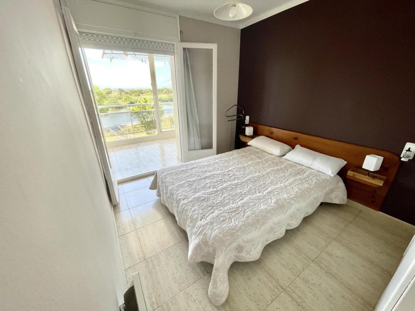 33Apartamento Soleado De Dos Habitaciones Empuriabrava Exteriér fotografie